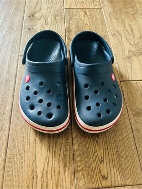 CROCS Kids Navy Clogs with Red and White Trim Size J4